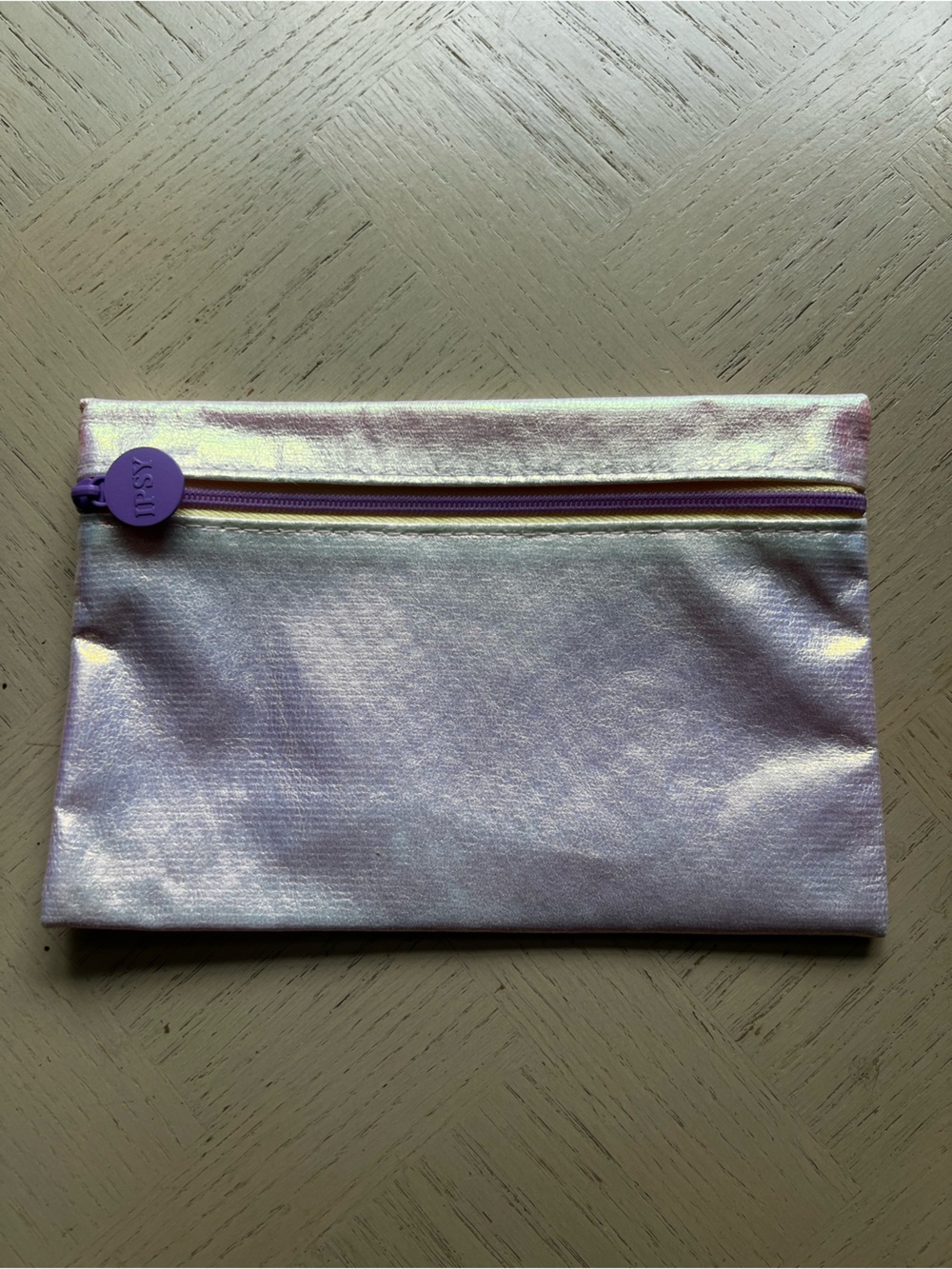 IPSY Sept 2022 glam bag Iridescent White Pearl with Pink Hues